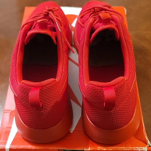 Nike Roshe One Triple Red sz 13 no box - Picture 3 of 4